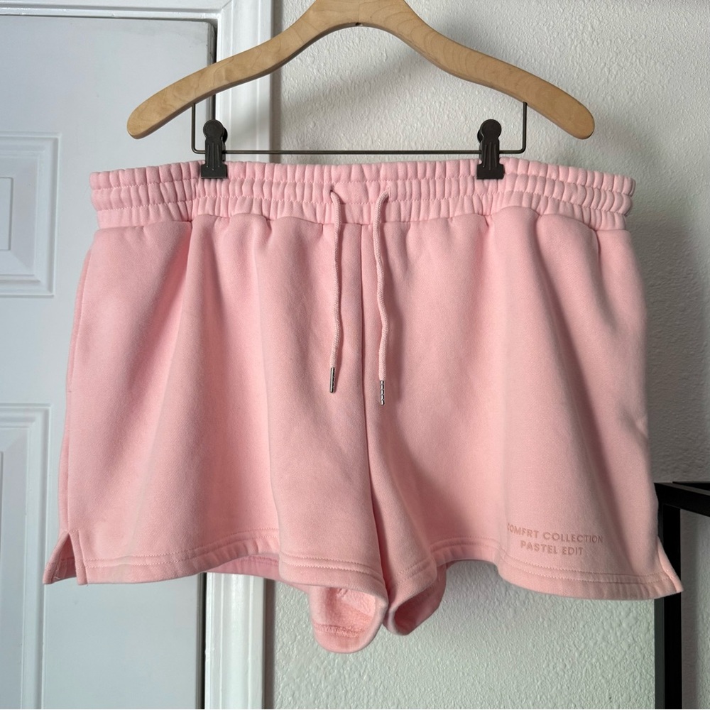 COMFRT Pink cotton blend fleece knit elastic drawstring pull on shorts